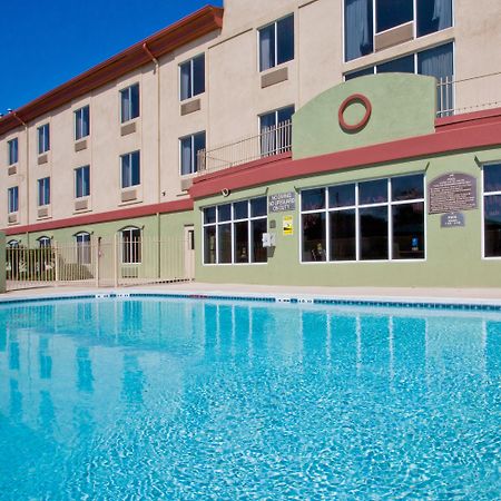 Holiday Inn Express Hotel & Suites Live Oak By Ihg Exterior foto