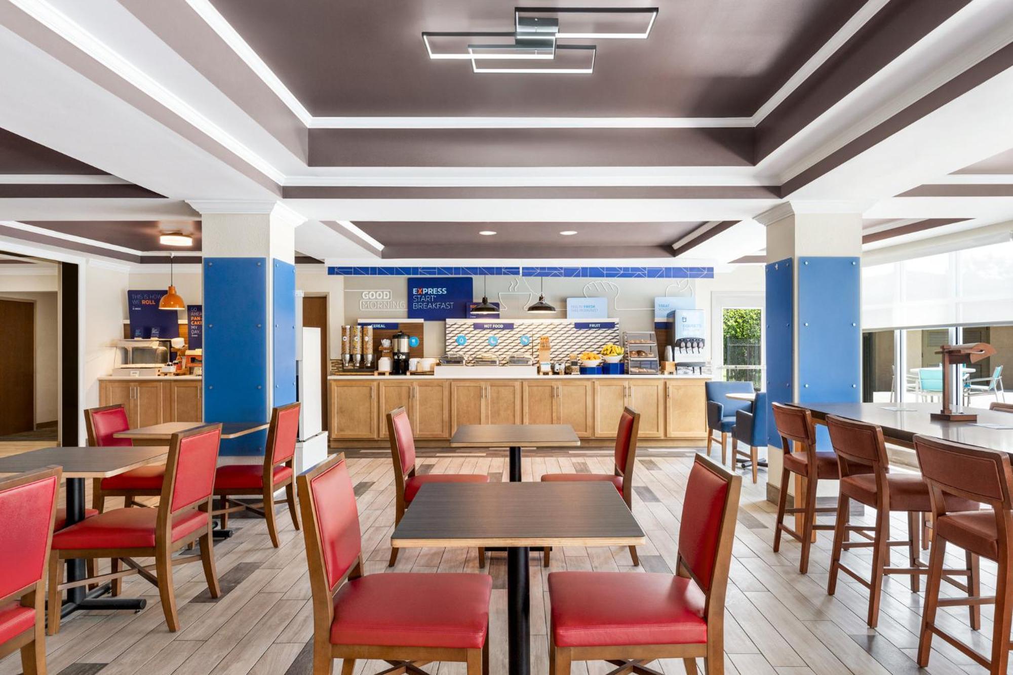 Holiday Inn Express Hotel & Suites Live Oak By Ihg Exterior foto