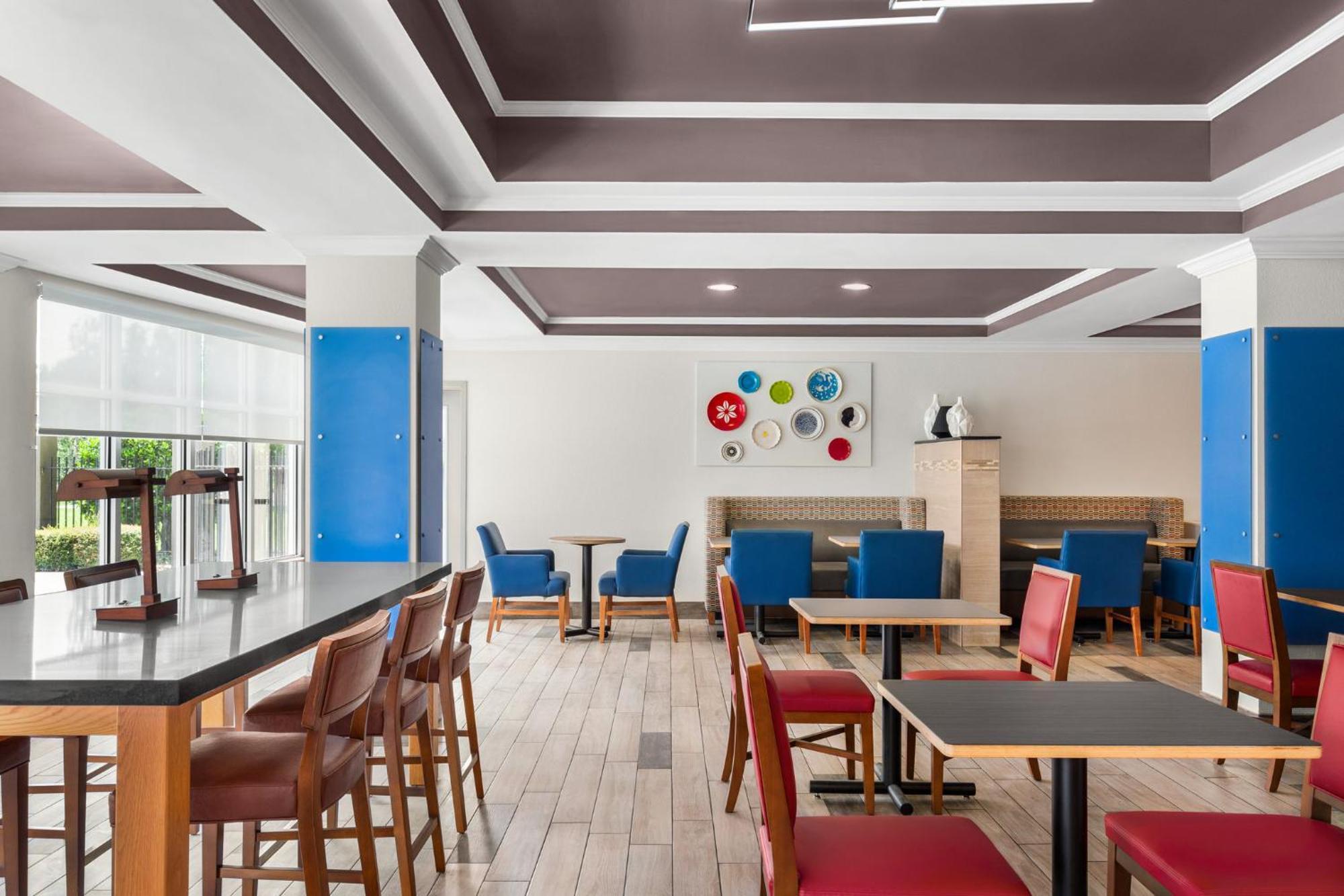Holiday Inn Express Hotel & Suites Live Oak By Ihg Exterior foto