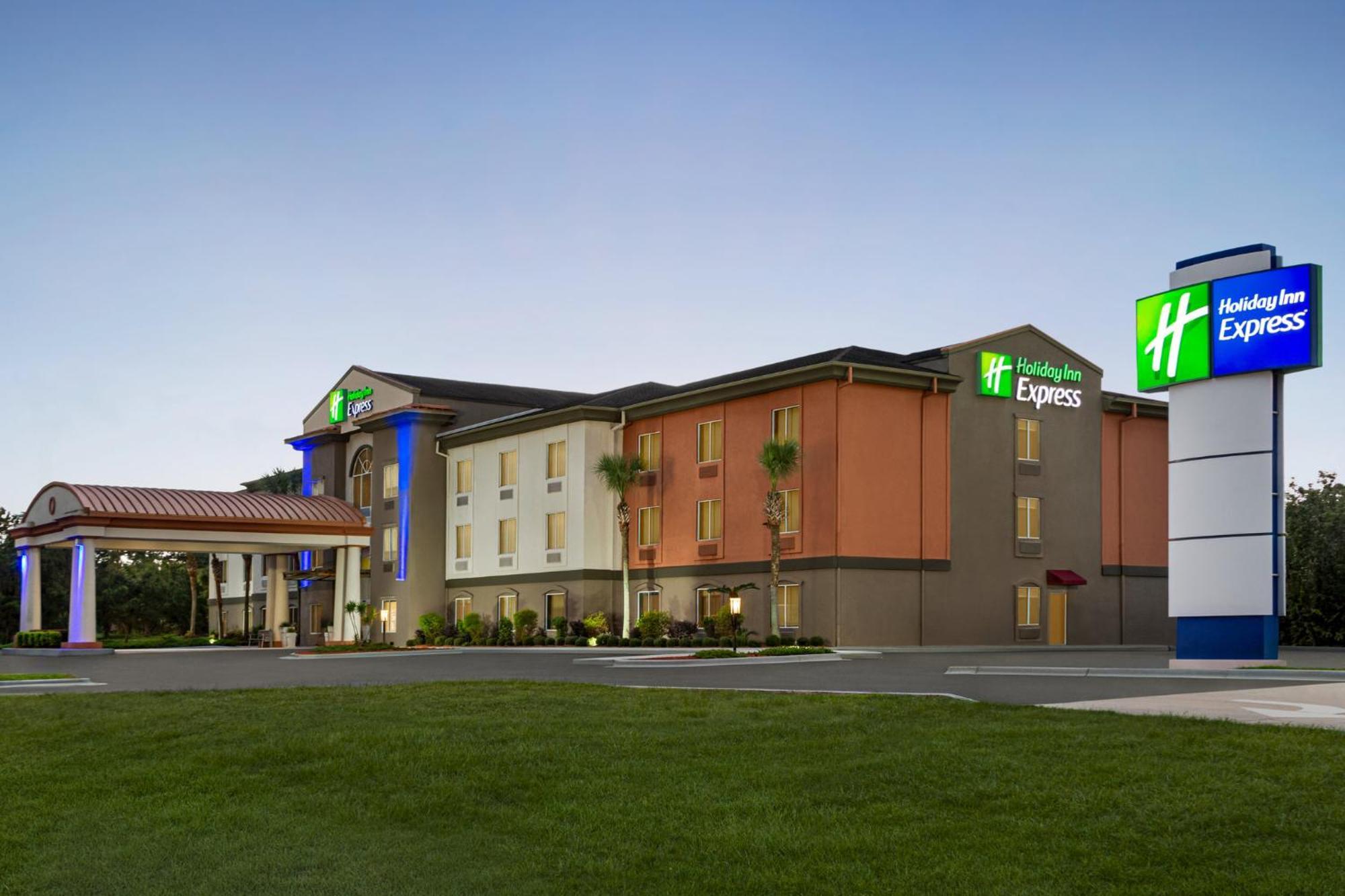 Holiday Inn Express Hotel & Suites Live Oak By Ihg Exterior foto
